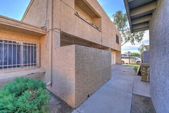 2696 N 43rd Ave in Phoenix, AZ - Building Photo - Building Photo