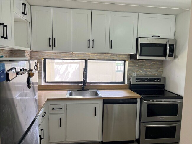 property at 16909 N Bay Rd