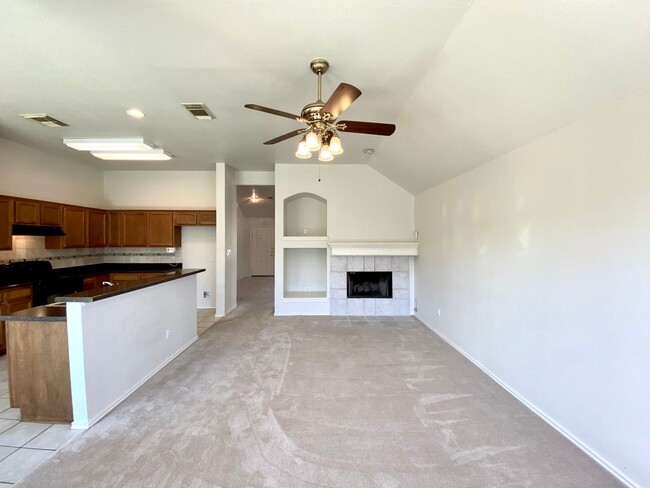 8346 Copperglen in Converse, TX - Building Photo - Building Photo