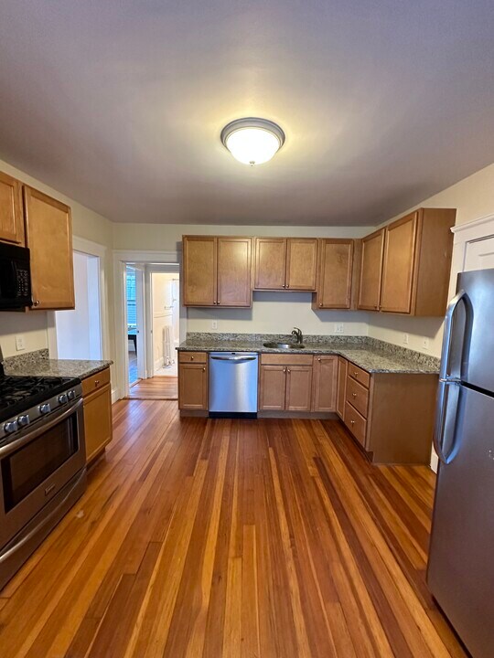 7 Stedman St, Unit 3 in Boston, MA - Foto de edificio