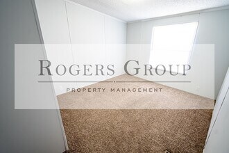 1914 Jacksontown Rd in Henderson, NC - Foto de edificio - Building Photo