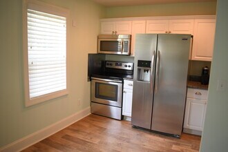 393 Whisper Park Dr, Unit Above Garage Apt. in Wilmington, NC - Building Photo - Building Photo