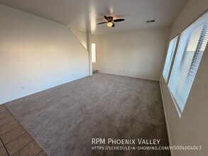422 E Saddle Way in San Tan Valley, AZ - Building Photo - Building Photo