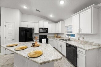 14429 Potterton Cir, Unit 1 in Hudson, FL - Foto de edificio - Building Photo