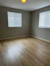 111 10th St SE in Auburn, WA - Foto de edificio - Building Photo