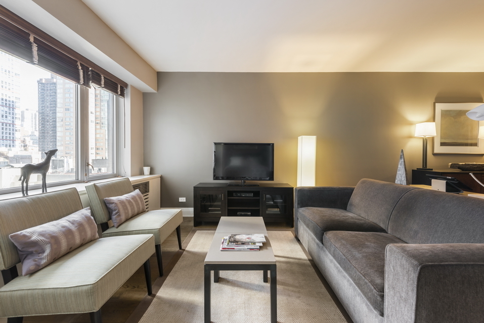 211 E 51st St-Unit -10A in New York, NY - Building Photo