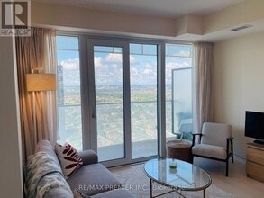 3900 Confederation Pkwy in Mississauga, ON - Building Photo - Building Photo