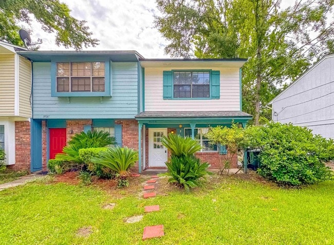 property at 3725 Aksarben Dr