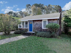 202 Middlebridge Rd in South Kingstown, RI - Building Photo