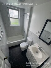 32 Van Cortlandt Park Ave in Yonkers, NY - Building Photo - Building Photo