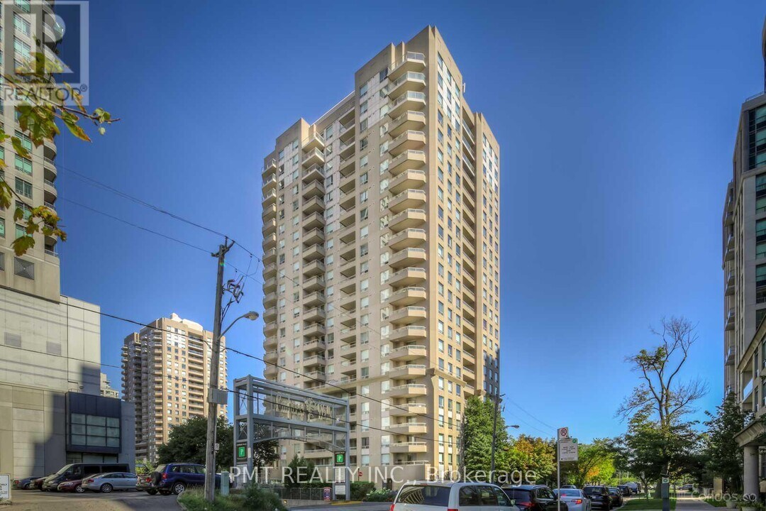 18-1818 Hillcrest Ave in Toronto, ON - Building Photo