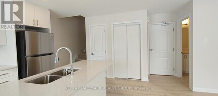 821 Arcadian Private in Ottawa, ON - Building Photo - Building Photo