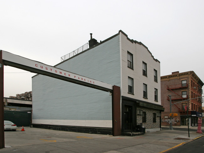 512 Park Ave in Brooklyn, NY - Foto de edificio - Building Photo