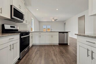 16449 Blossom Grv Dr in Conroe, TX - Building Photo - Building Photo