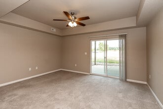 Cedar Hills Apartments in Cedar Falls, IA - Building Photo - Interior Photo