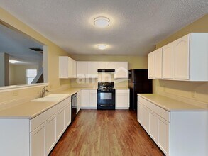 10798 Cyrus Dr in Indianapolis, IN - Building Photo - Building Photo