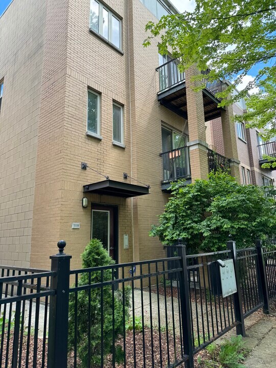 1118 W Washburne Ave, Unit 3 in Chicago, IL - Foto de edificio