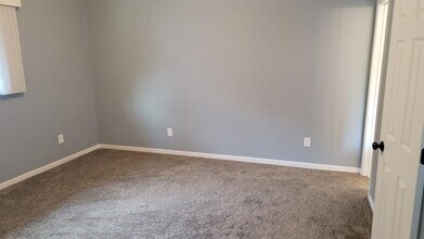 806 Jefferson Ave in Cleveland, TX - Building Photo - Building Photo