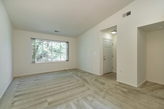 Manassas Meadows Apartments in Manassas, VA - Foto de edificio - Interior Photo