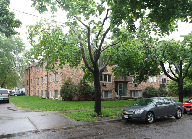 814 11th Ave SE in Minneapolis, MN - Foto de edificio - Building Photo