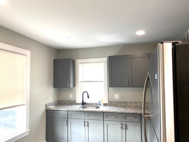 6 Falmouth St, Unit 1a in Attleboro, MA - Building Photo - Building Photo