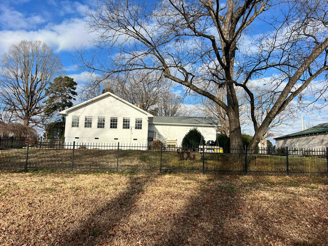 28338 Hatley Farm Rd in Albemarle, NC - Building Photo - Building Photo