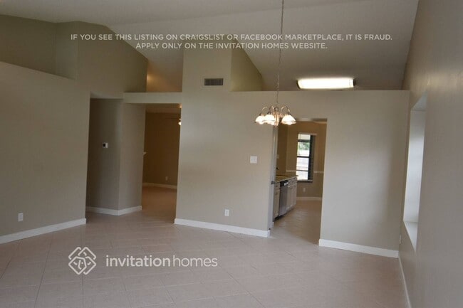 1503 Attleboro Ln in Brandon, FL - Foto de edificio - Building Photo