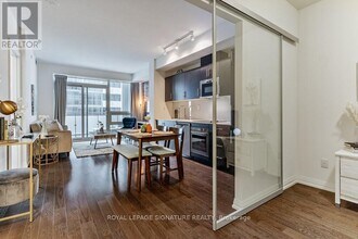 460-460 Adelaide St E in Toronto, ON - Building Photo - Building Photo