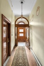 253 W 138th St in New York, NY - Building Photo - Interior Photo