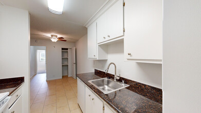 531 Alameda del Prado-Unit -232 in Novato, CA - Building Photo - Building Photo