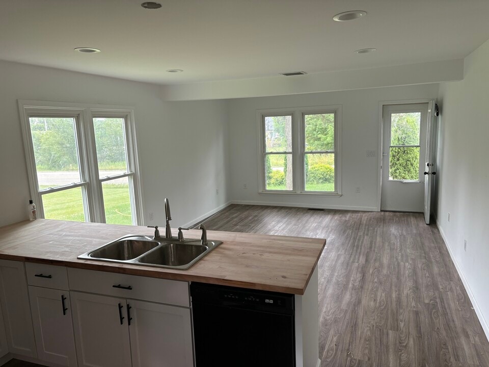 1143 N Oak Rd in Davison, MI - Building Photo