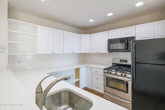 222 Waters Edge Dr in Toms River, NJ - Building Photo - Building Photo