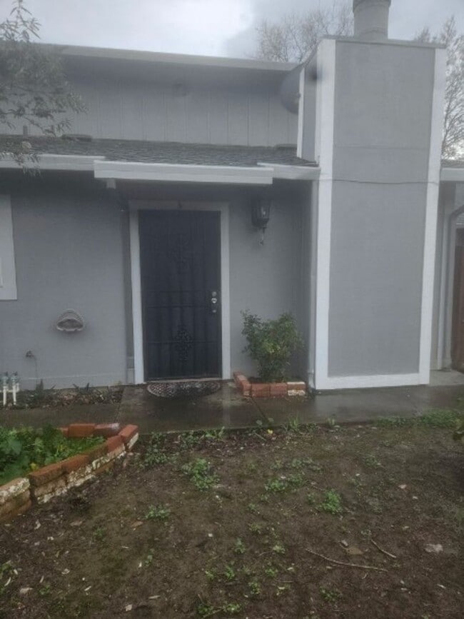 19300 Mountain Meadow S in Hidden Valley Lake, CA - Building Photo - Building Photo