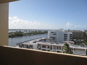 3581 S Ocean Blvd-Unit -Ph-A in South Palm Beach, FL - Building Photo - Building Photo