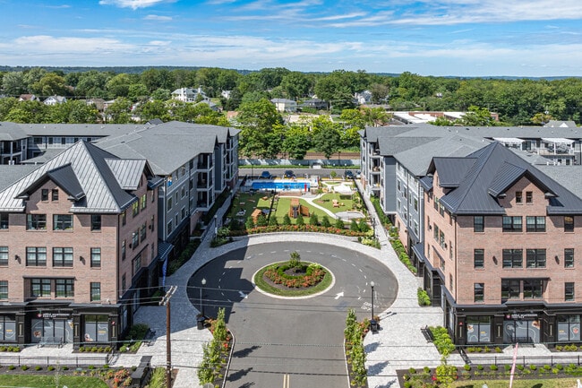 Westfield Crossing in Westfield, NJ - Foto de edificio - Building Photo