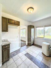 5261 Lakewood St in Detroit, MI - Building Photo - Building Photo