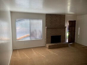 7704 N Laurelglen Blvd in Bakersfield, CA - Building Photo - Building Photo