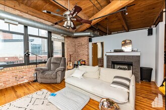625 W Jackson Blvd, Unit 813 in Chicago, IL - Building Photo - Building Photo