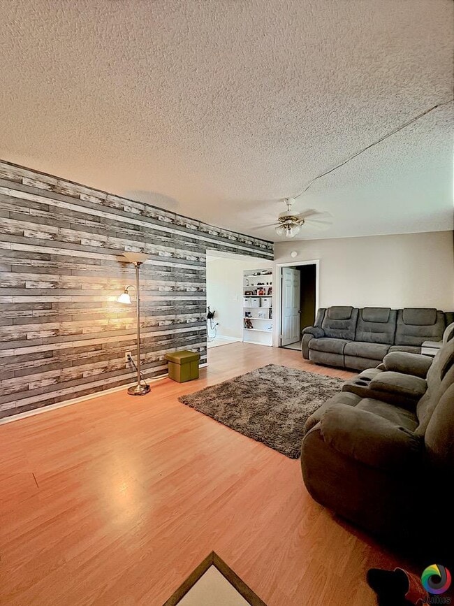 4047 Las Vegas Dr in New Port Richey, FL - Building Photo - Building Photo