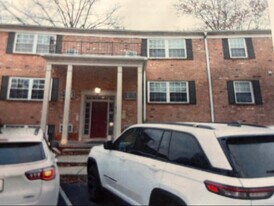 6517 Cornwall Ct in Sylvania, OH - Building Photo