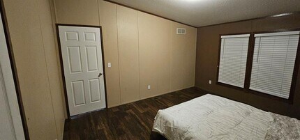 114 Dolphin Ln in Baytown, TX - Building Photo - Building Photo