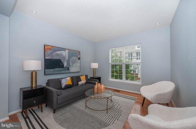 8067 Nicosh Cir Ln in Falls Church, VA - Building Photo - Building Photo