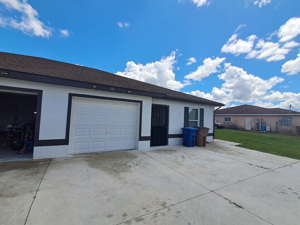 1137-1139 Homer Ave S in Lehigh Acres, FL - Building Photo