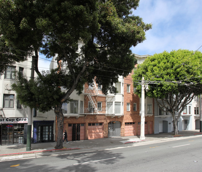 2925 Van Ness Ave in San Francisco, CA - Building Photo - Building Photo