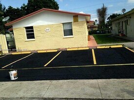 1013 Foster Rd in Hallandale Beach, FL - Building Photo