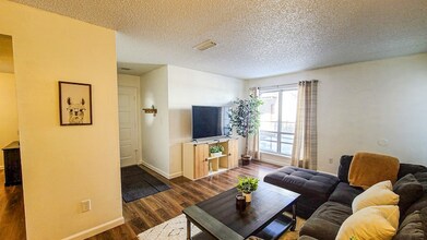 7175 S Gaylord St in Centennial, CO - Building Photo - Building Photo