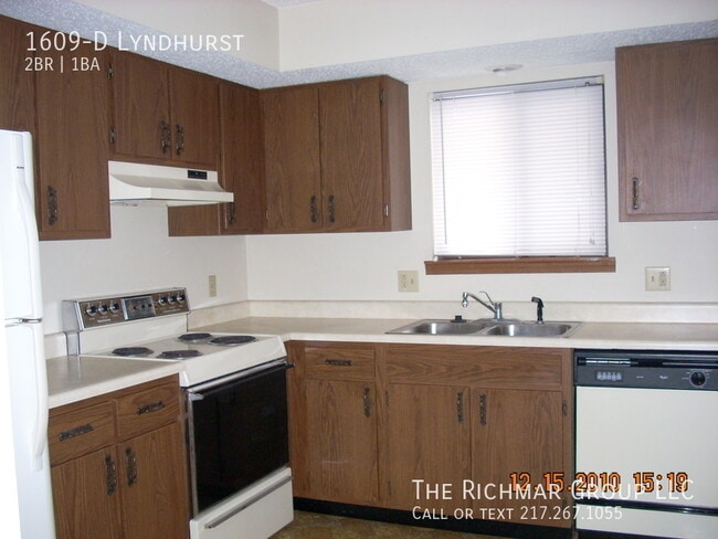 1609 Lyndhurst Dr in Savoy, IL - Building Photo - Building Photo