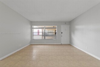 3586 N University Dr in Coral Springs, FL - Building Photo - Building Photo