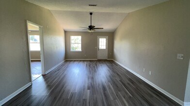 754 Melissa Dr in Hinesville, GA - Building Photo - Building Photo