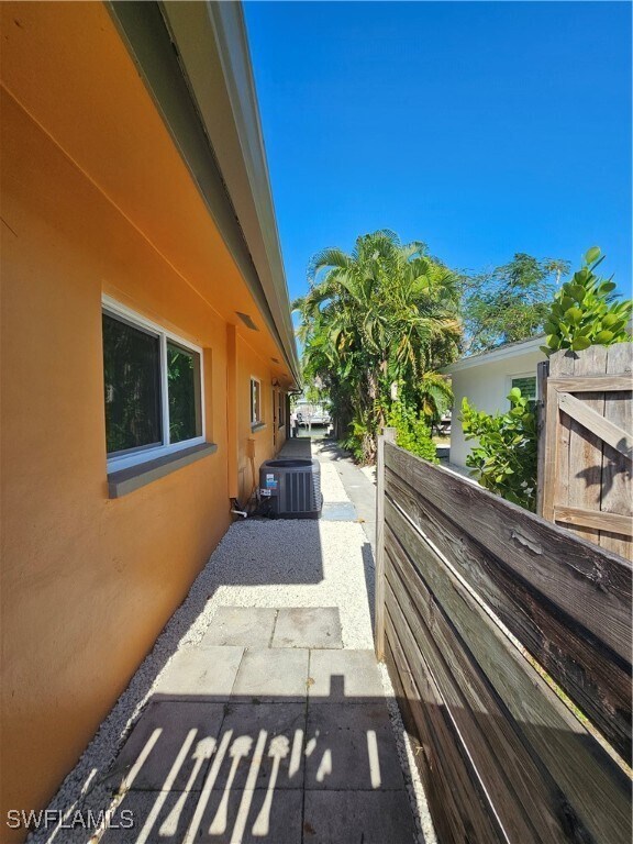 property at 103 Tahiti St